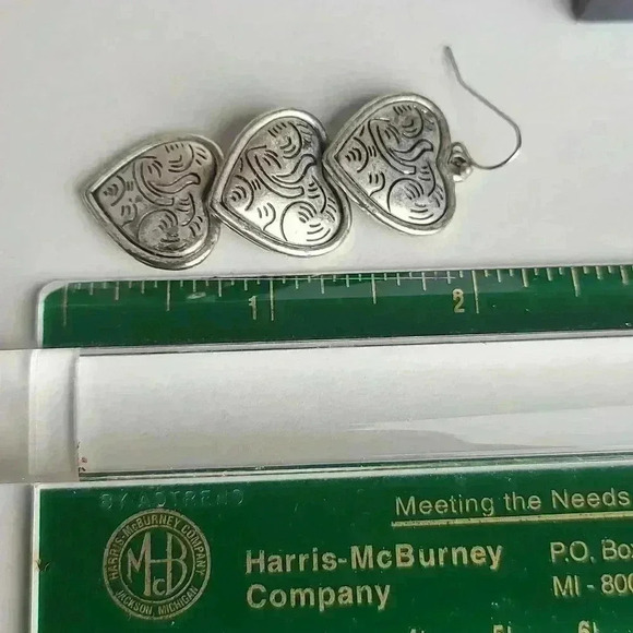 Vintage silver tone triple hearts drop earrings - Picture 12 of 17